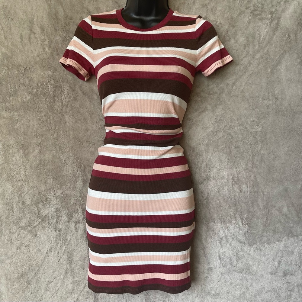 Short Sleeve Striped Bodycon Dress